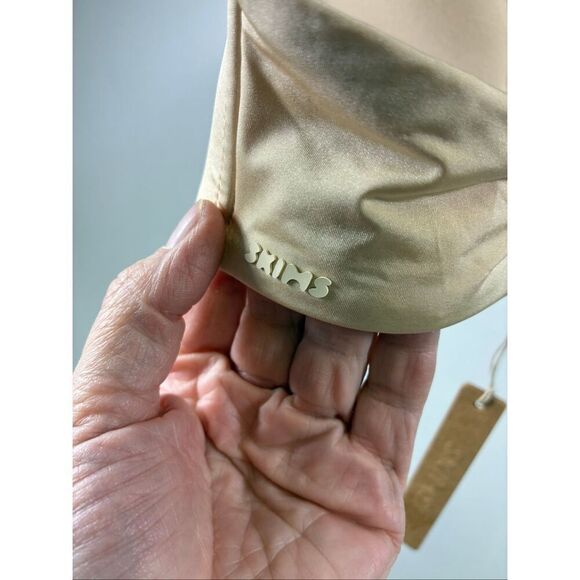 SKIMS NWT T-Shirt Bra in Sand Size 36A - Picture 3 of 7